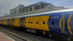கோவை - ஷீர்டி: தமிழ்நாட்டின் முதல் தனியார் ரயில் ஏன் சர்ச்சைக்குள்ளாகிறது?