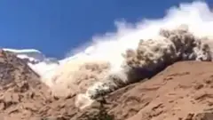 आइतवार मुस्ताङमा गएको हिमपहिरो