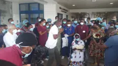 Bi. Silvia akitoka Hospitalini baada ya kujifungua