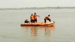 మునిగిపోయినవారి కోసం గాలిస్తున్న సహాయ బృందాలు