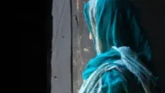 महिला