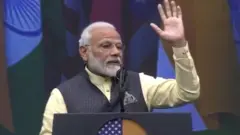 पंतप्रधान मोदी भाषण करताना