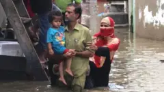 کراچی، بارش، اربن فلڈنگ