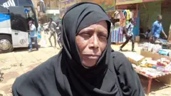 اشتباكات السودان: سكان الخرطوم يفرون من القتال