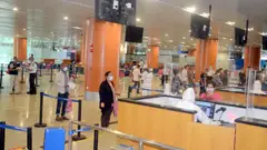 ကယ်ဆယ်ရေးလေယာဥ်နဲ့ မလေးရှားကပြန်လာသူ အချို့