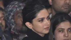 মঙ্গলবার জেএনইউ ক্যাম্পাসে দীপিকা পাডুকোন