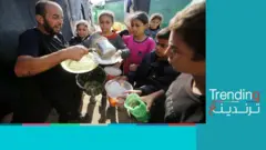 استلام وجبات الطعام في قطاع غزة