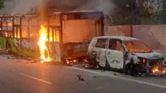 प्रदर्शनकारियों से हुई संपत्ति को नुकसान