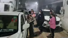 ਲੋਕ ਭੂਚਾਲ ਆਉਣ ਕਰਕੇ ਬਾਹਰ ਨਿਕਲੇ
