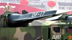 中國軍隊還裝備了世界第一款超高音速滑翔導彈東風-17。
