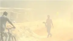 ধূলিতে ঢাকা রাজধানী