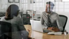 كيف تساعد الشركات موظفيها على الشعور بالرضا والتمتع بصحة جيدة؟