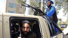 Herat'taki Taliban savaşçıları