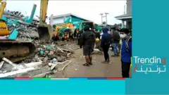 لقطات مؤثرة من بين أنقاض المنازل في جزيرة إندونيسية بعد زلزال مدمر