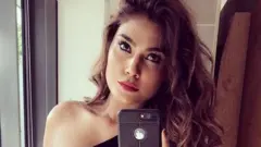 ইনস্টাগ্রামে জারা আবিদের সেলফি