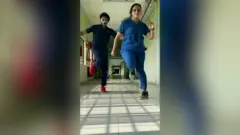 इन मेडिकल स्टूडेंट्स के डांस का वीडियो सोशल मीडिया पर ख़ूब चल रहा है.