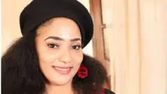 Diamila, 28 ans, 1m10, parle de son quotidien.