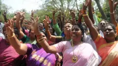 அதிமுக பொதுக்குழு ஓபிஎஸ் இபிஎஸ்