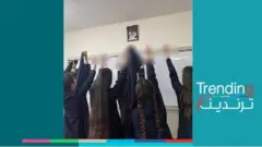 مهسا أميني: مظاهرات إيران تشتعل باحتجاجات طالبات المدارس