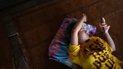 Chúng ta có đánh đổi quyền riêng tư để đổi lấy sự tự do đi lại?