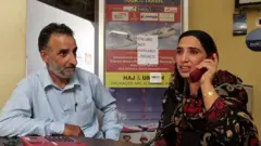 د هند تر ولکې لاندې کشمیر کې د ټلیفونونو ځینې شبکې بېرته فعالې شوې دي.