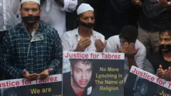 ঝাড়খন্ডে গণপিটুনিতে নিহত তাবরেজ আনসারির হত্যার প্রতিবাদ