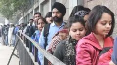 લોકોની લાઇન
