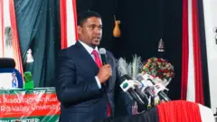 Pirezidantii Itti - aanaa Oromiyaa Obbo Shimallis Abdiisaa sagantaa kana irratti argamaniiru