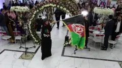 له بېوزلو سره مرسته