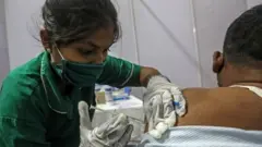 از اول ماه مه واکسیناسیون افراد بالای هجده سال آغاز می‌شود