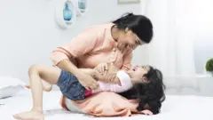 చెక్కిలిగింతలు
