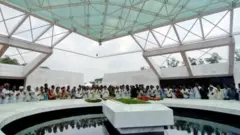 ঢাকায় সংসদ ভবন এলাকায় জিয়াউর রহমানের কবর