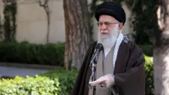 المرشد الأعلى لإيران آية الله علي خامنئي
