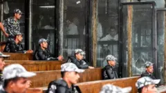 الحكومة المصرية تصنف جماعة الإخوان المسلمين منظمة إرهابية، وتلاحق منتسبيها داخل وخارج البلاد