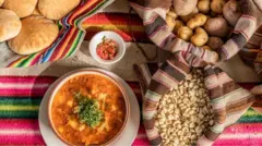 Ces chefs chiliens ont trouvé un moyen novateur et durable de partager leur culture et leur respect pour la Terre Mère avec les visiteurs du désert d'Atacama. Nourriture du restaurant solaire Qori Inti, Chili