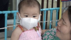น้องฟ้ามุ่ยป่วยเป็นปอดอักเสบ