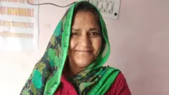 उत्तर प्रदेश विधानसभा चुनावों के लिए कांग्रेस ने उन्नाव रेप पीड़िता की माँ आशा सिंह को टिकट दिया है