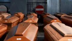 труни