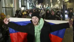 Участники акции протеста в поддержку Алексея Навального