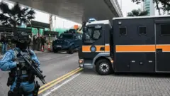 黎智英國安法案件開庭：前傳媒大亨面臨終身監禁，英國外相卡梅倫呼籲放人