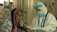 বাংলাদেশে করোনাভাইরাসের দ্বিতীয় ঢেউ শুরু হতেই আইসিইউ সংকট প্রকট হয়েছে।