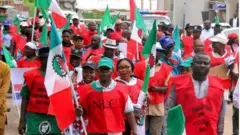Ẹgbẹ osisẹ n se iwọde