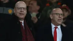 أفرام وجويل غليزر يتوليان إدارة مانشستر يونايتد