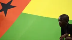 Le drapeau de la Guinée Bissau