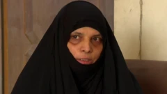 ام حسن، مادر سوگواری است که میگوید: «حسن جانودل من بود. از وقتی او رفته است دیگر طاقت زندگی ندارم»