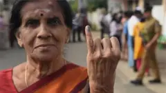 வாக்களித்த பெண்