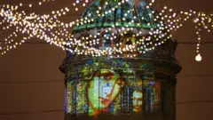 Iglesia María luces