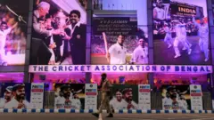 বাংলাদেশের বিরুদ্ধে টেস্টের আগে গোলাপি সাজে সেজেছিল কলকাতার ইডেন গার্ডেন্স