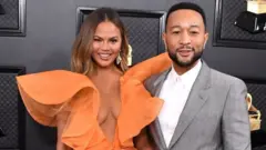 Chrissy Teigen tweets na im dey cause palava for John Legend wife