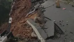 తిరుమల ఘాట్‌లో దెబ్బతిన్న రోడ్డు